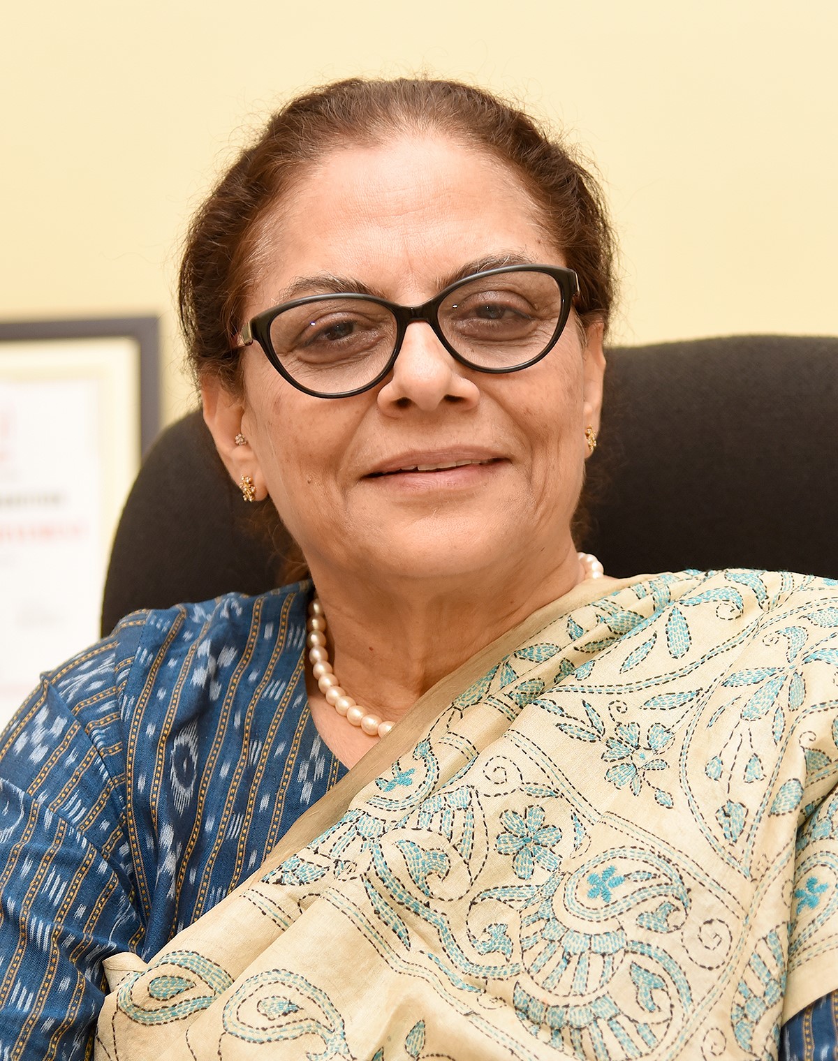Ms Meena Kak
